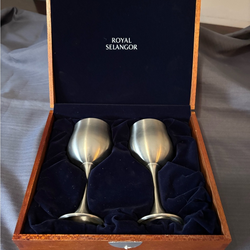 Royal Selangor Pewter Vintage wine goblets. Set of 2 with wood box.
